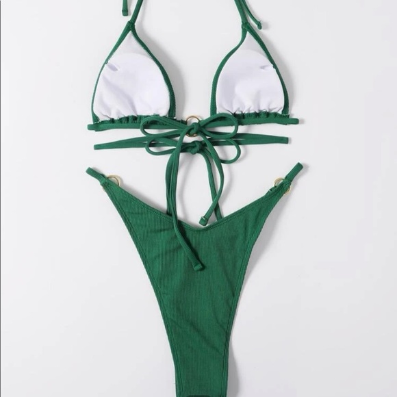 Green bikini - Picture 2 of 3